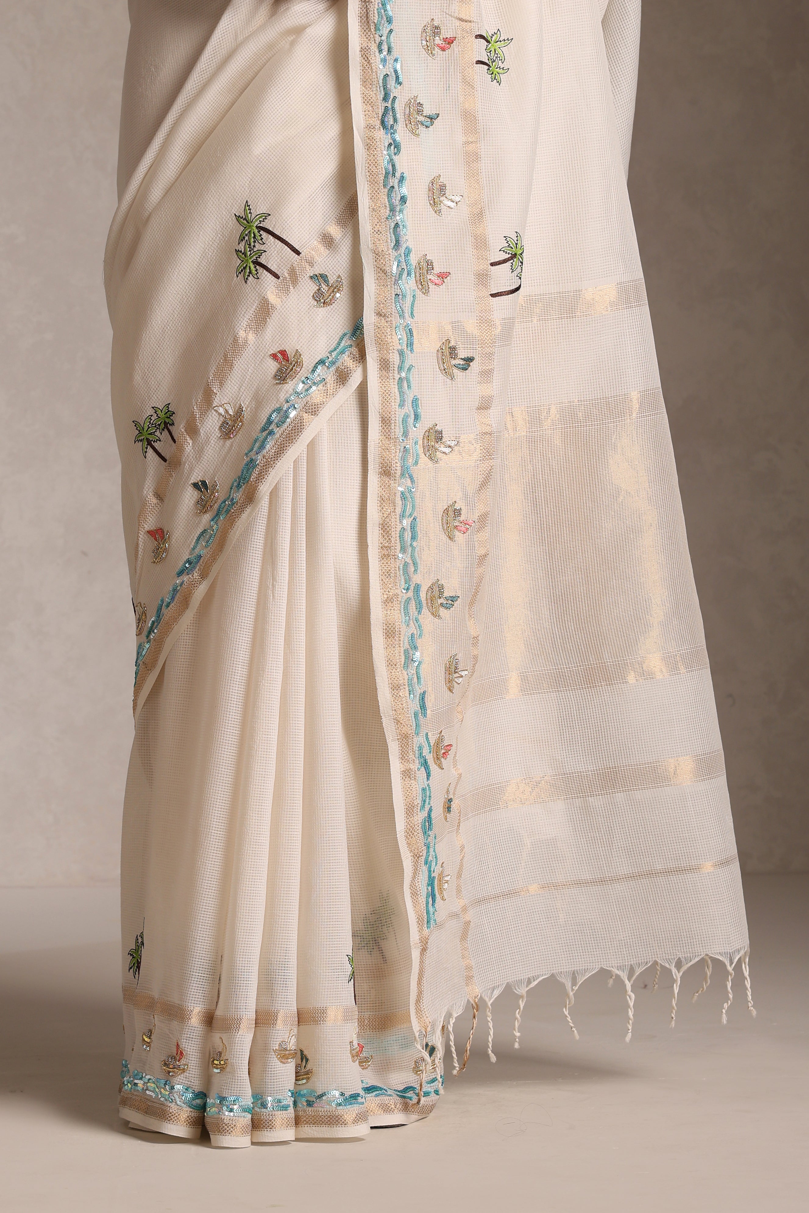 Taraangini” (तरंगिनी) – Meaning: “She who flows in waves.”