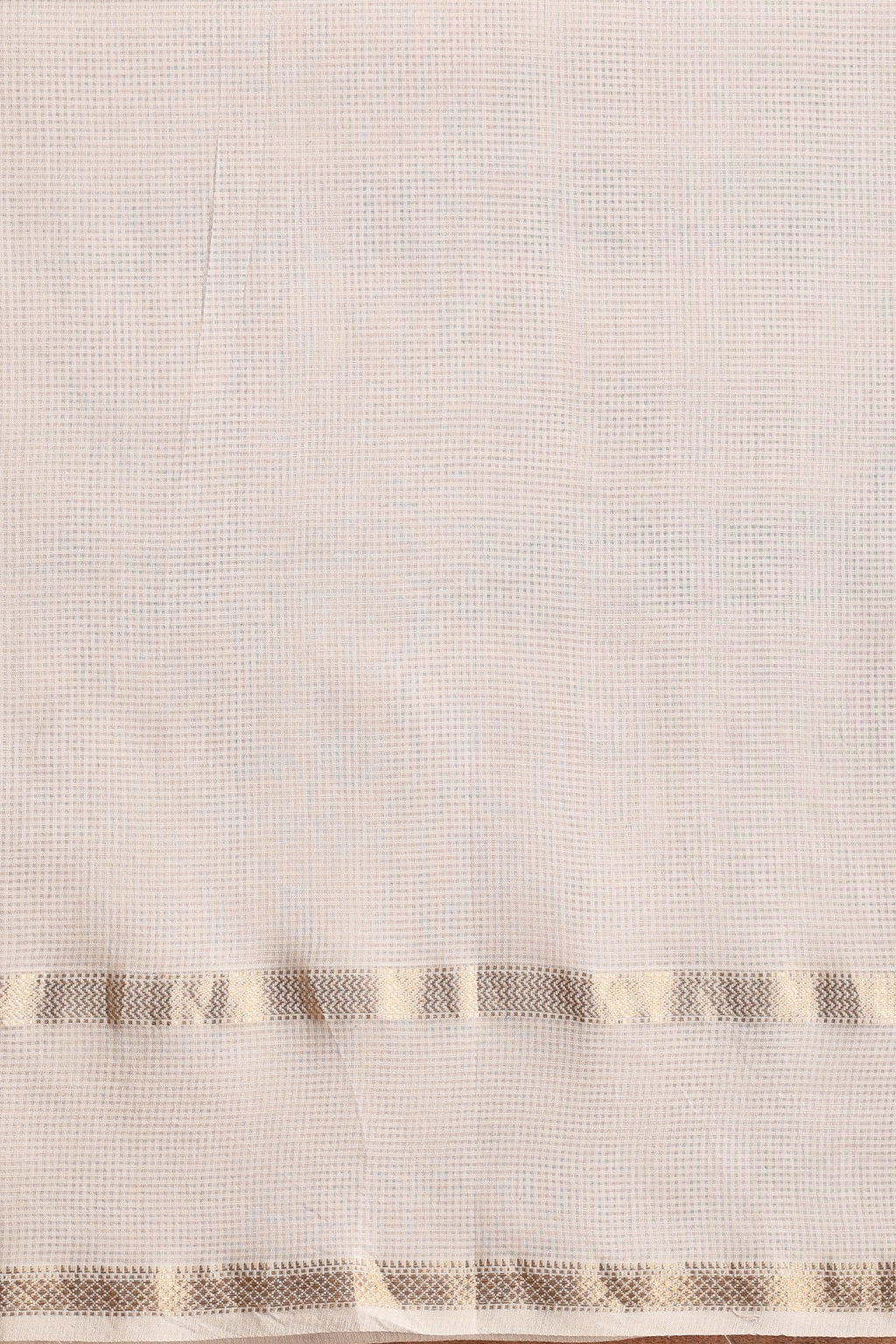 Taraangini” (तरंगिनी) – Meaning: “She who flows in waves.”